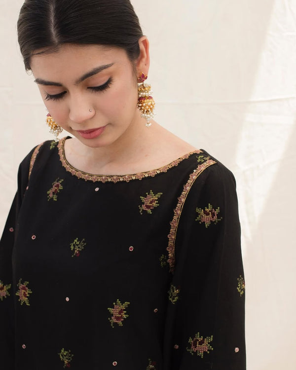 NOOR BLACK